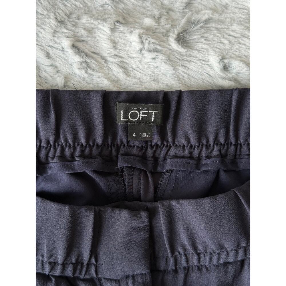 Ann Taylor LOFT Tailored Shorts Size 4 Navy Pleated Office Business Casual - Picture 2 of 9